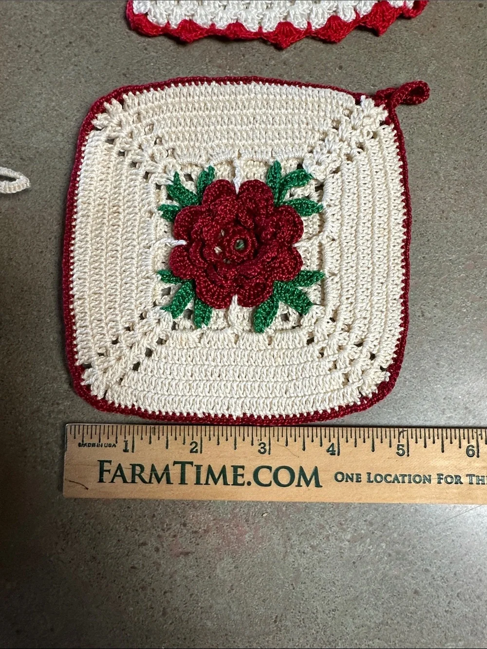 Vintage 4-Piece Handmade Crochet Potholder Set 3D Red Roses Granny Square
